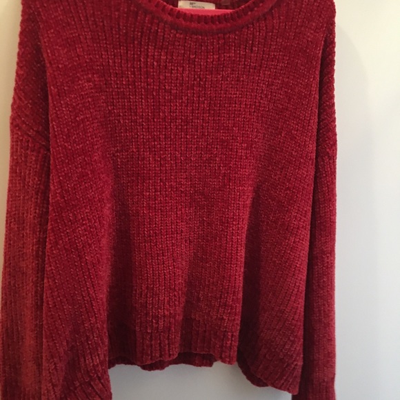 Red sweater 89th Madisson - Picture 2 of 3